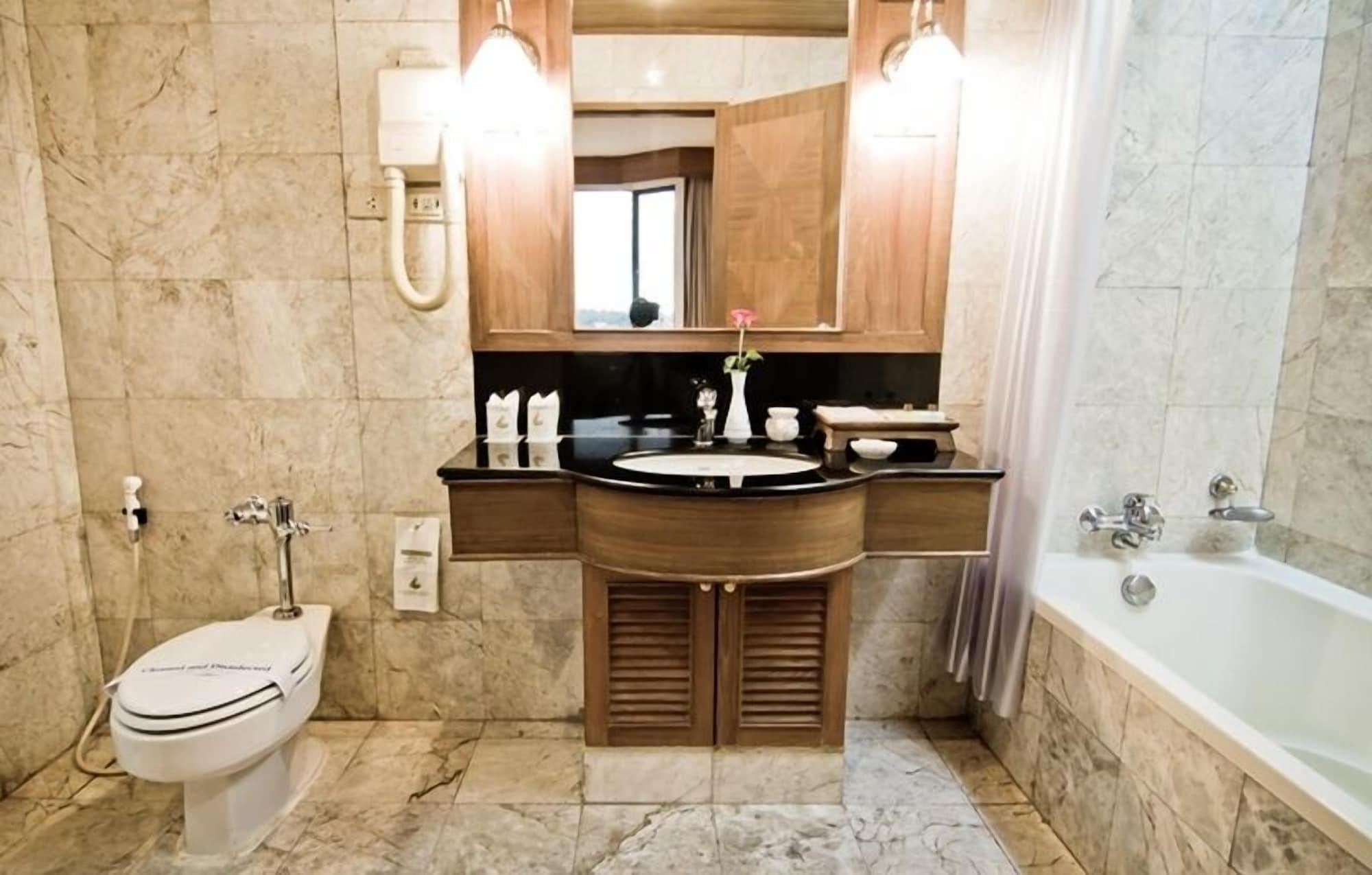 Laithong Hotel Ubon Ratchathani Dış mekan fotoğraf